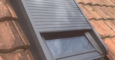 Pose de volets VELUX motorisés à énergie solaire à Sélestat