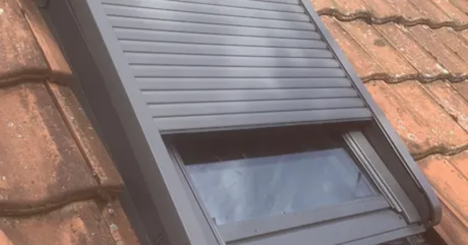 Pose de volets VELUX motorisés à énergie solaire à Sélestat