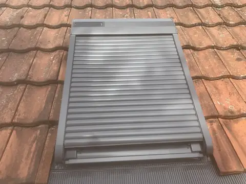 Pose de volet roulant VELUX® à énergie solaire Sélestat