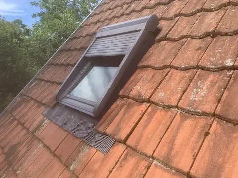 Pose de volet roulant VELUX® à énergie solaire Sélestat